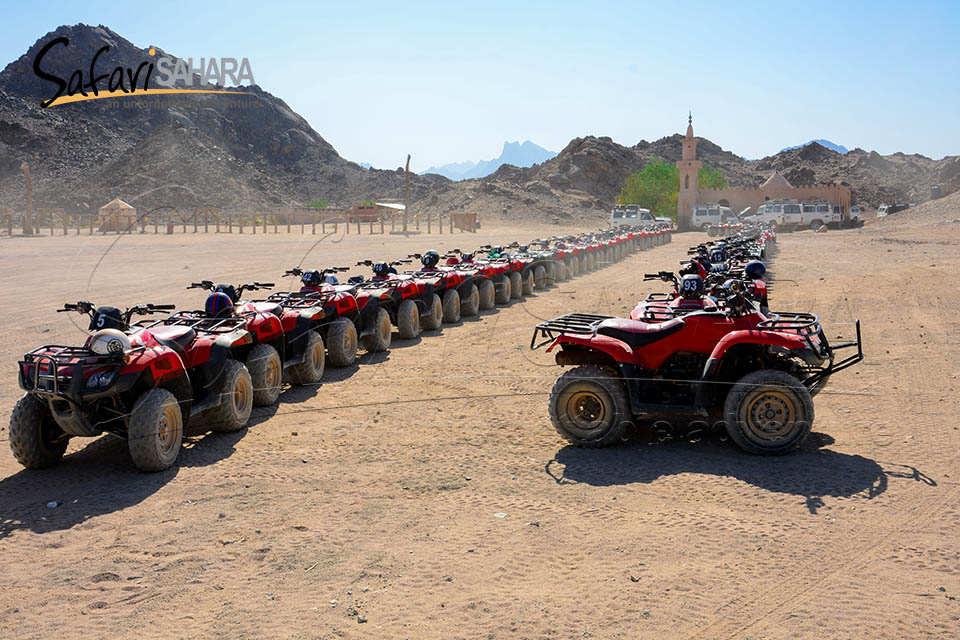 Tramonto in quad nel deserto di Sharm el-Sheikh
