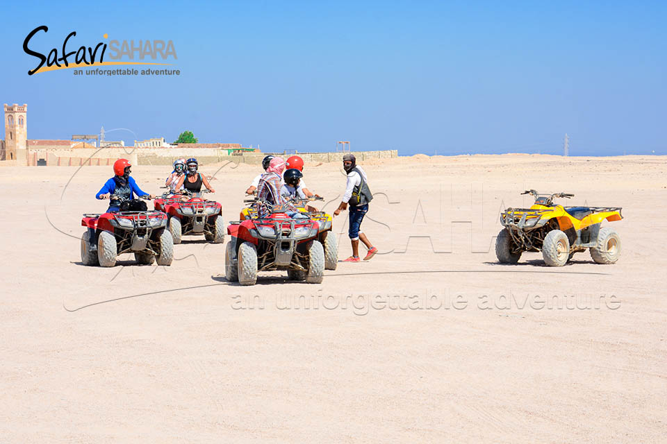 Tramonto in quad nel deserto di Sharm el-Sheikh