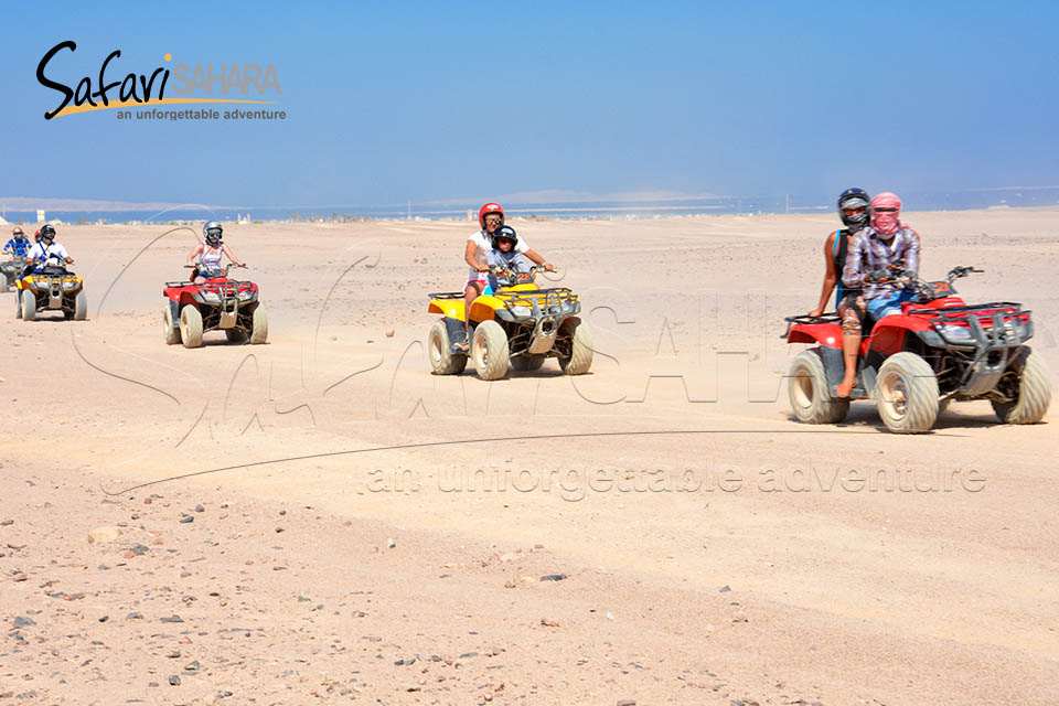 Tramonto in quad nel deserto di Sharm el-Sheikh